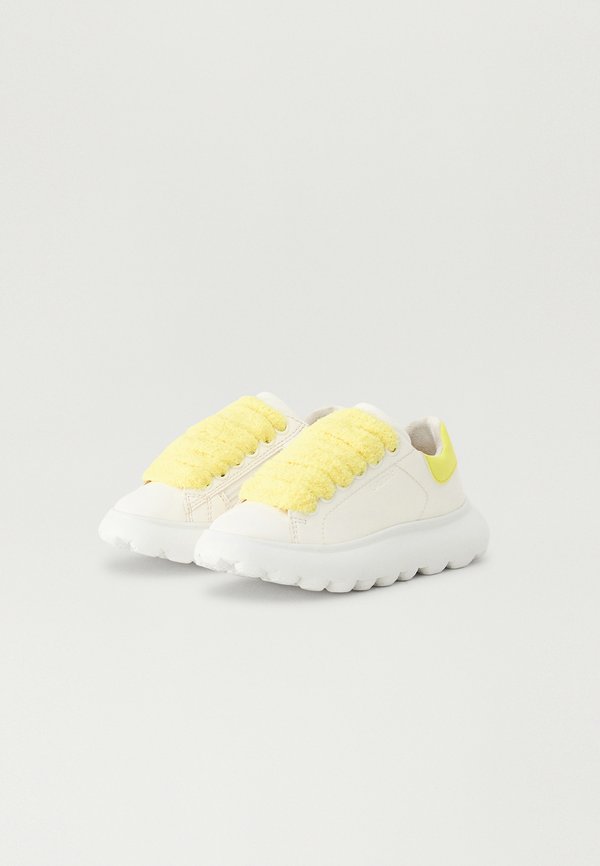 PUFFYPOP  - Trainers2