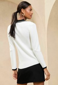 Lipsy Adīta jaka - ivory