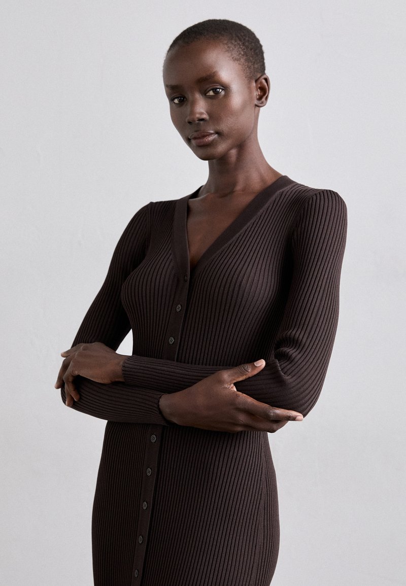 STAUD MAXI SHOKO - Jumper dress - dark brown/khaki - Zalando.ie STAUD MAXI SHOKO - Jumper dress - dark brown/khaki - Zalando.ie