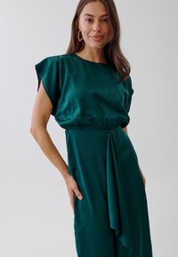 TUSSAH MADILYN  - Maxi šaty - emerald