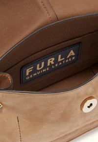 Furla FLOW MINI DESERTO - Borsa a mano - marrone