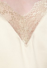 ONLY Top - creme