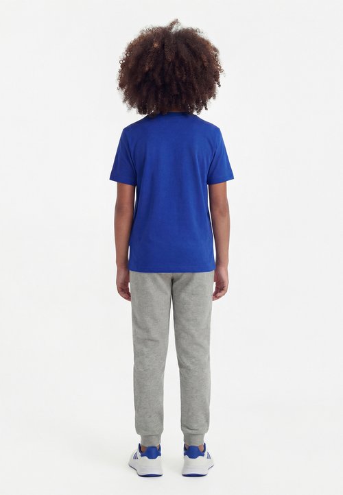 adidas JUNIOR BLOCK TEE UNISEX - Sports T-shirt - team royal blue/blue fusion/glow blue — foto 2