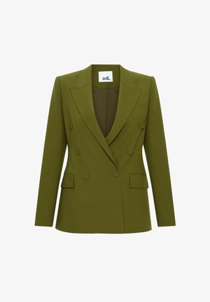 Dubbelgestreepte blazer van olijfgroene stof. Beschikt over een sjawl-kraag, twee voorzakken en knoopaccenten. Minimalistisch ontwerp.