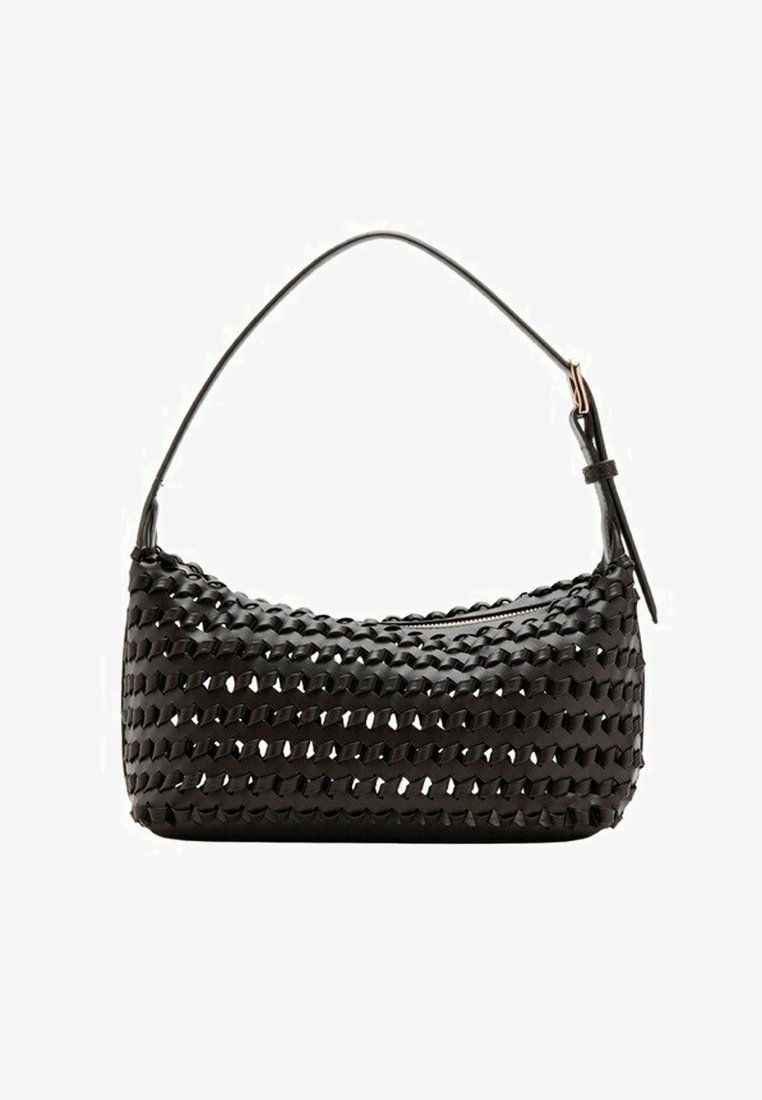 Čierna pletená kožená kabelka na rameno s jedným nastaviteľným popruhom a zapínaním na zips.