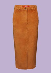 Jupe midi en velours côtelé marron avec une fermeture à boutons sur le devant et une ceinture à la taille, présentant une texture côtelée verticale et une silhouette ajustée.