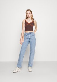 BDG Urban Outfitters CROSS CAMI - Top - chocolate