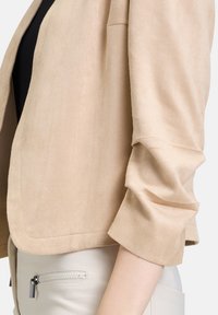 Betty Barclay - Żakiet