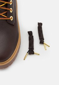 Timberland STONE STREET BOOT 6 INCH - Šņorējami puszābaki - dark brown