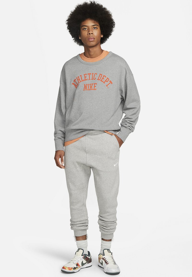 Nike Sportswear Sweater grijs