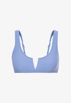 Jasnoniebieski biustonosz bikini z dekoltem w kształcie V, regulowanymi ramiączkami i gładką fakturą. Charakteryzuje się minimalnymi detalami przeszycia.