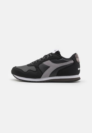 Diadora, SKYLER  - Sneakers basse - black