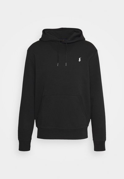 Črna kapuca z žepom na sprednji strani, narejena iz mehkega bombaža, z vrvico za prilagajanje kapuce in majhnim logotipom na prsih.