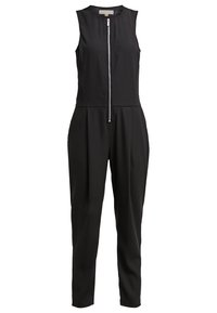 Combinaison noire sans manches avec fermeture éclair argentée à l'avant, encolure ronde et pantalon droit ajusté.