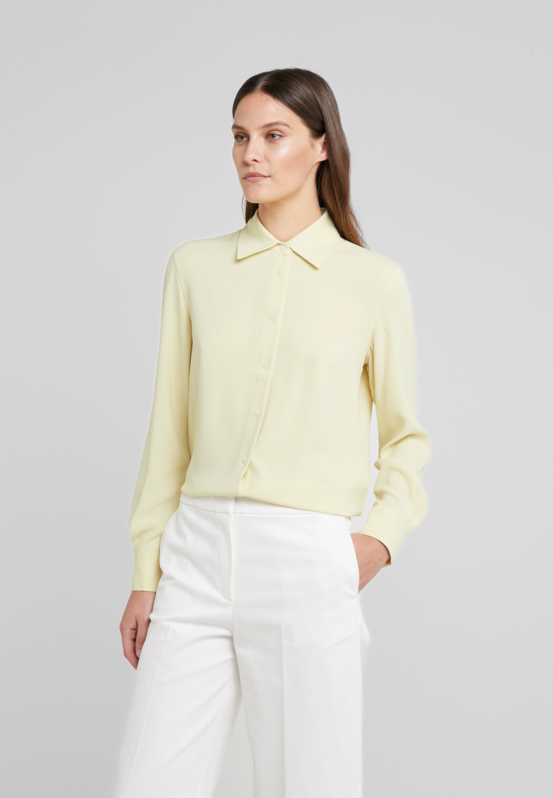 Filippa K LONG CREPE SHIRT Skjorte waxgul Zalando.no Filippa K LONG CREPE SHIRT Skjorte navy Zalando.no