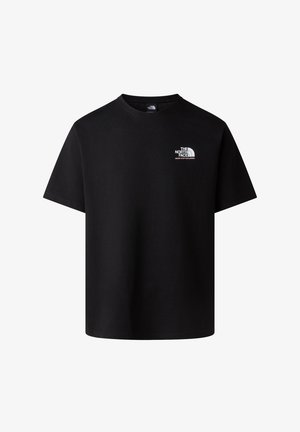 Czarny T-shirt z krótkim rękawem z małym białym logo "The North Face" i napisem "Never Stop Exploring" na górze lewej części klatki piersiowej.