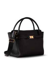 Schwarze Leder-Handtasche mit strukturiertem Design, goldenen Hardware-Akzenten, doppelten Griffen und einem verstellbaren Schultergurt. Texturierte Oberfläche.