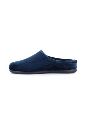 Pantofole slip-on blu navy realizzate in tessuto morbido con una texture liscia, punta arrotondata e suola nera flessibile. Presentano un design semplice.
