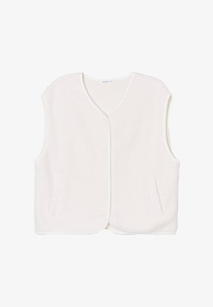 Chaleco de forro polar blanco con escote en V, cierres de botón y dos bolsillos frontales. Textura suave, dobladillo redondeado y ribete contrastante a lo largo de los bordes.