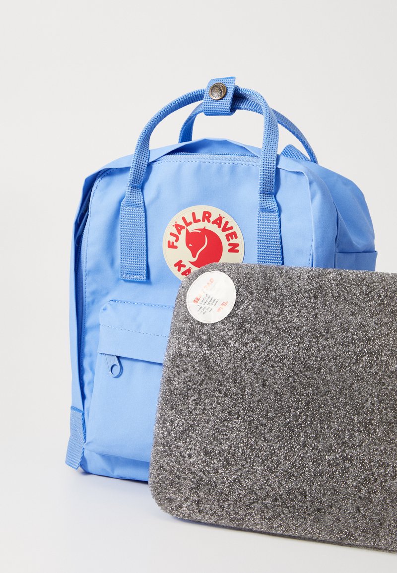 fjllrven rucksack sky blue Kanken Blue/Light Oak - Backpack A sturdy Fjllrven backpack Backpack Bags Fjllrven Rucksack Sky