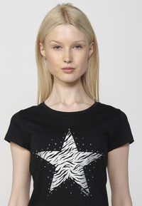 Koroshi SHORT SLEEVE - Triko s potiskem - black