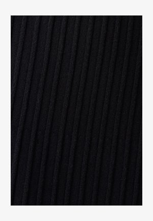 Musträbiga musta kudumiga kangas, millel on esiletoodud vertikaalsed jooned, esitades pehmet tekstuuri ja ühtlast mustrit üle kogu materjali.