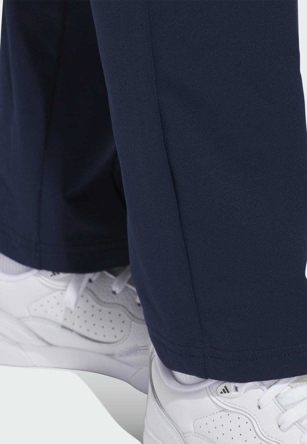 GO-TO SEAMLESS KNIT PANTS - Trousers3