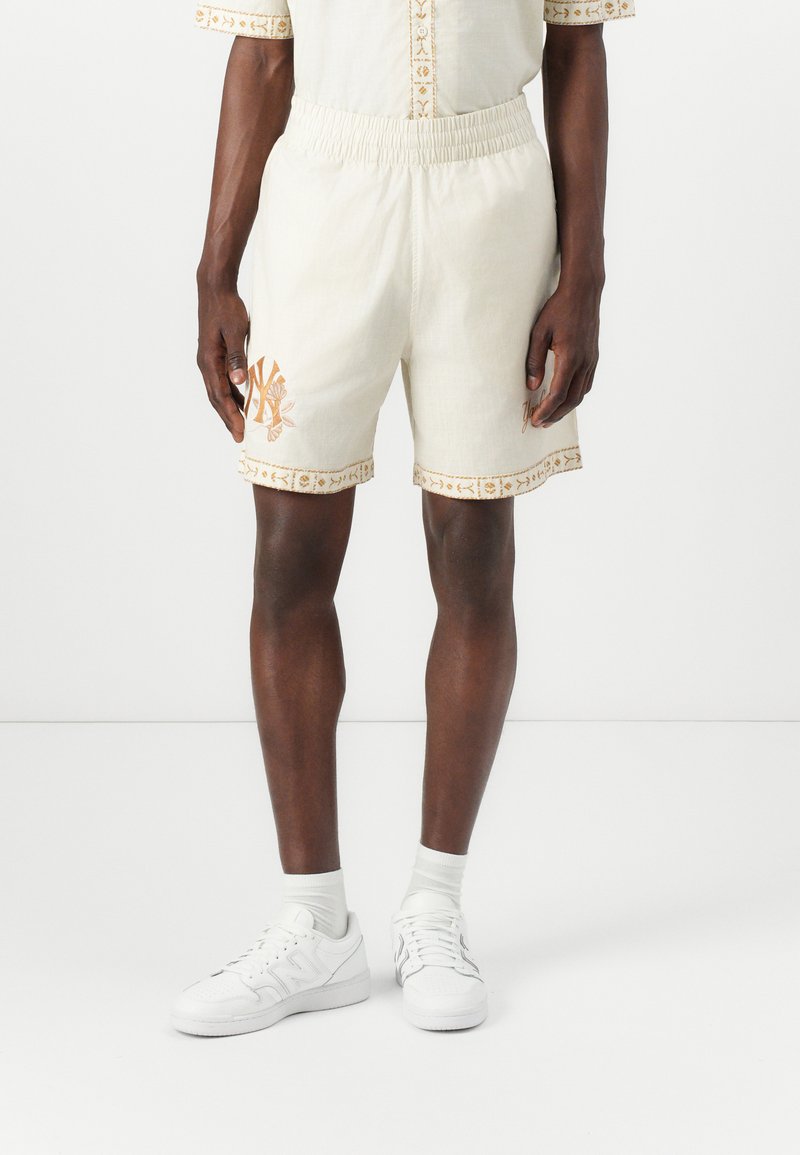 New Era - TAPING - Šortai - off white, Padidinti