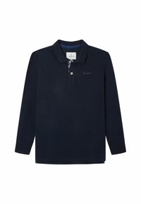 Granatowa koszulka polo z długim rękawem, wykonana z bawełny. Posiada kołnierzyk, zapięcie na trzy guziki oraz haftowane logo. Gładka tekstura, klasyczny design.