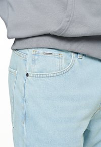 Pegador BAURES STRAIGHT - Egyenes szárú farmer - sand washed blue