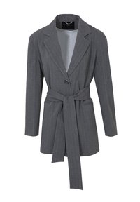 Blazer grigio a righe con un solo bottone, ampi revers e cintura a cravatta. Presenta maniche lunghe e una vestibilità su misura. Tessuto dalla texture liscia.