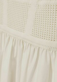 Reiss REGULAR FIT - KORI PERFORATED MIDI  - Jurk - ivory
