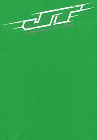 Grön t-shirt i bomull med en vit och lila "JTP Racing"-logotyp med geometriska detaljer och en texturerad yta.