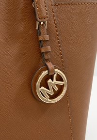 MICHAEL Michael Kors JET ITEM TOTE - Rankinė - cognac