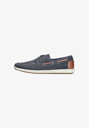 Marineblauer perforierter Leder-Bootsschuh mit weißer Sohle, braunen Lederakzenten, Schnürung vorne und gesteppten Details.