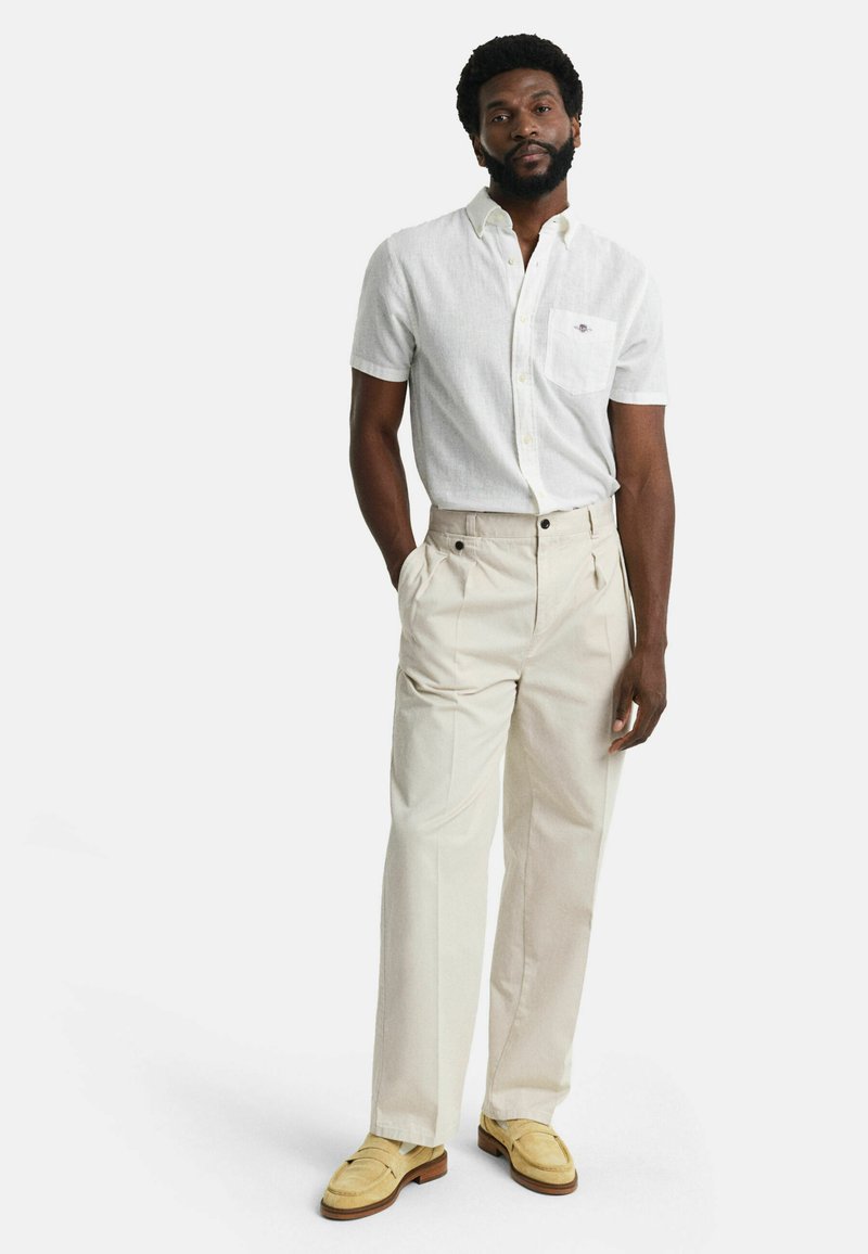 GANT REGULAR FIT SHORT SLEEVE - Košile - white