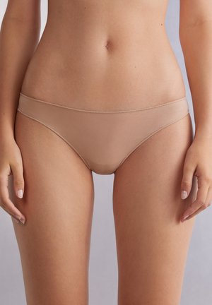 LOW-RISE - Braguitas - natürlich soft beige