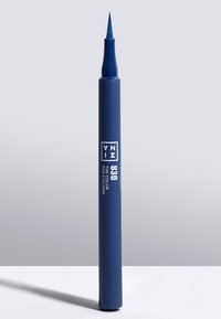 Blå eyeliner-penn med fin tupp og matt finish. Merket med '830' og 'THE COLOR PEN EYELINER' for produktidentifikasjon.