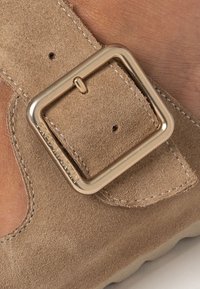 FRED MARTIN COLLECTION NICE - Slip-on sandaler - fungo