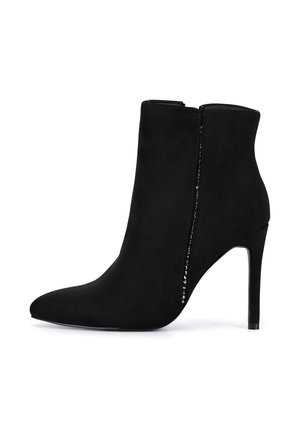 - Botki kowbojki i motocyklowe