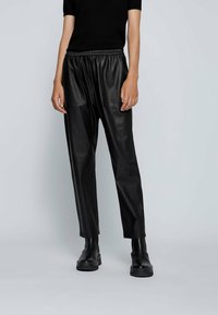 BOSS Pantaloni sportivi - black