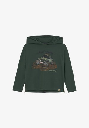 Grüne Kapuzen-Sweatshirt aus weichem Material mit einem Grafikdesign eines robusten, grünen Geländewagens. Enthält Logo-Text und kontrastierende Akzente.