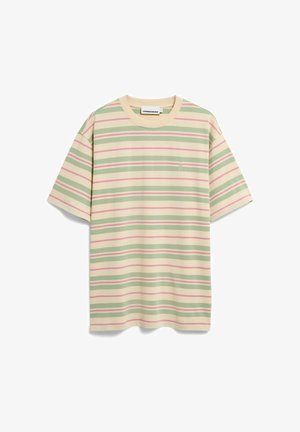 Übergroßes T-Shirt mit kurzen Ärmeln, beige Grundfarbe, horizontalen grünen und pinken Streifen und kleinem gesticktem Logo auf der Brust.