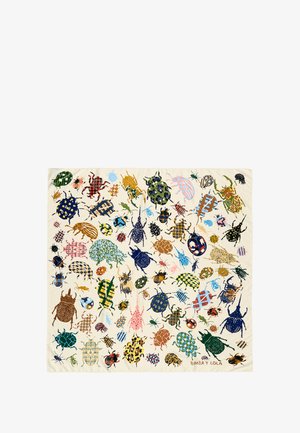 Pañuelo de seda con un fondo color crema, que presenta ilustraciones coloridas de insectos en diversas formas y diseños, incluyendo escarabajos y mariquitas.