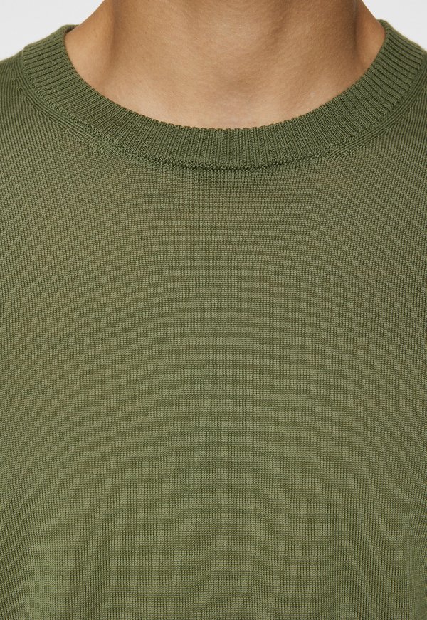 CREW NECK - Jumper - olivine4