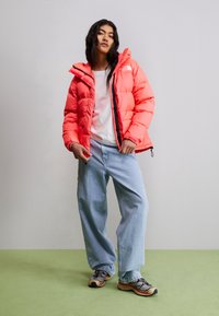 The North Face Gewatteerde jas - brilliant coral