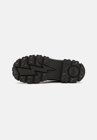 Buffalo ASPHA - Saltos plataforma - black