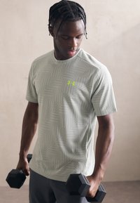 Under Armour TECH VENT GEOTESSA  - T-shirt de sport - hydro green/silica green/high vis yellow