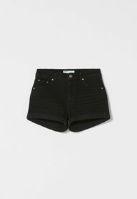 Svarta denimshorts med vikt nederkant, fem fickor och knappstängning fram. Har en subtil textur och en klassisk passform.