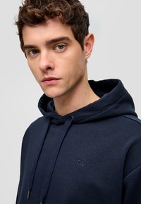 QS Felpa con cappuccio - tiefblau